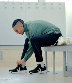 Damen VEJA CONDOR 2 ALVEOMESH BLACK PIERRE