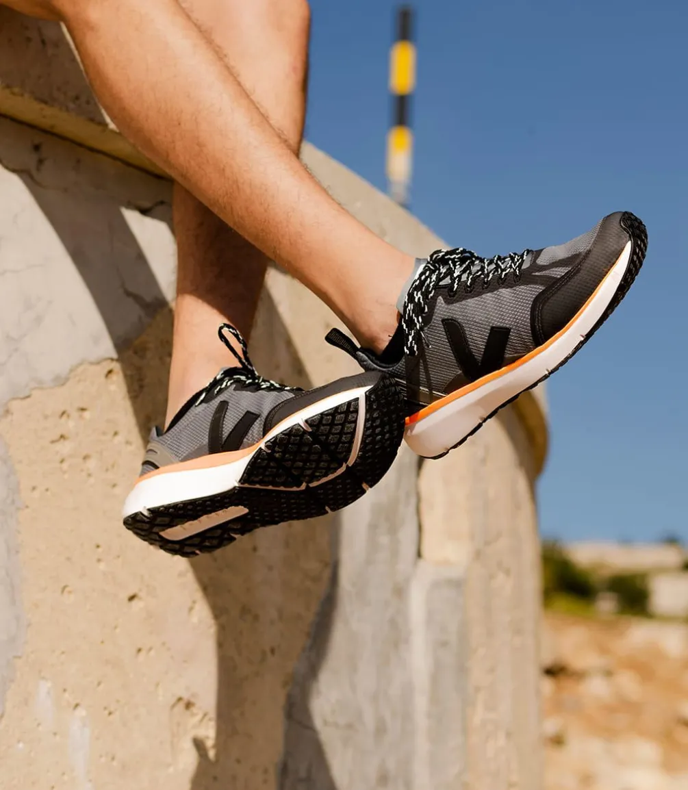 VEJA CONDOR 2 ALVEOMESH CONCRETE BLACK NEON ORANGE