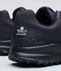 Damen VEJA FITZ ROY TREK-SHELL X SEA SHEPHERD FULL BLACK