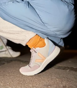 Damen VEJA IMPALA ENGINEERED-MESH NATURAL PEACH