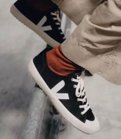 VEJA NOVA CANVAS BLACK PIERRE