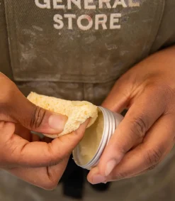 Damen VEJA PROTECTING LEATHER BALM X ACT OF CARING