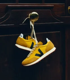 Damen VEJA RIO BRANCO ALVEOMESH TONIC BLACK MOUTARDE